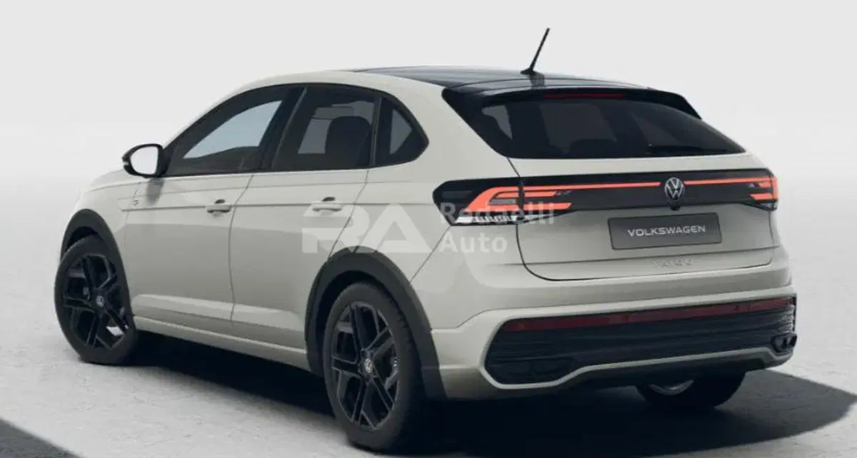 Volkswagen Taigo nuova a Lecco (3)