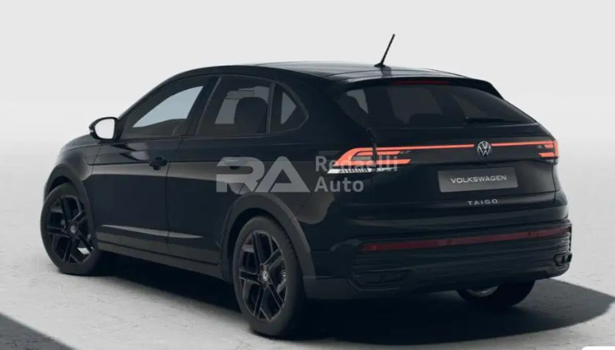 Volkswagen Taigo nuova a Lecco (3)