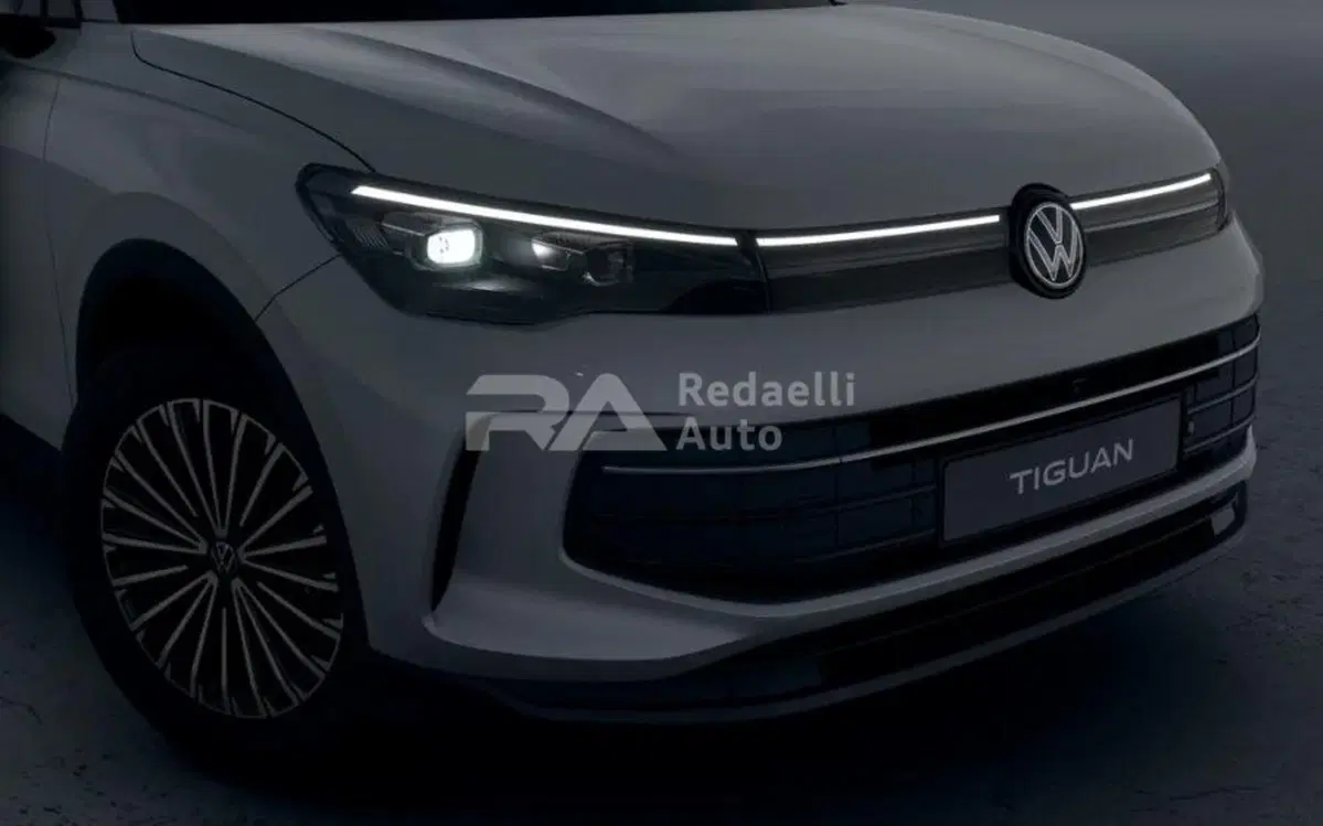 Volkswagen Tiguan nuova a Lecco (4)