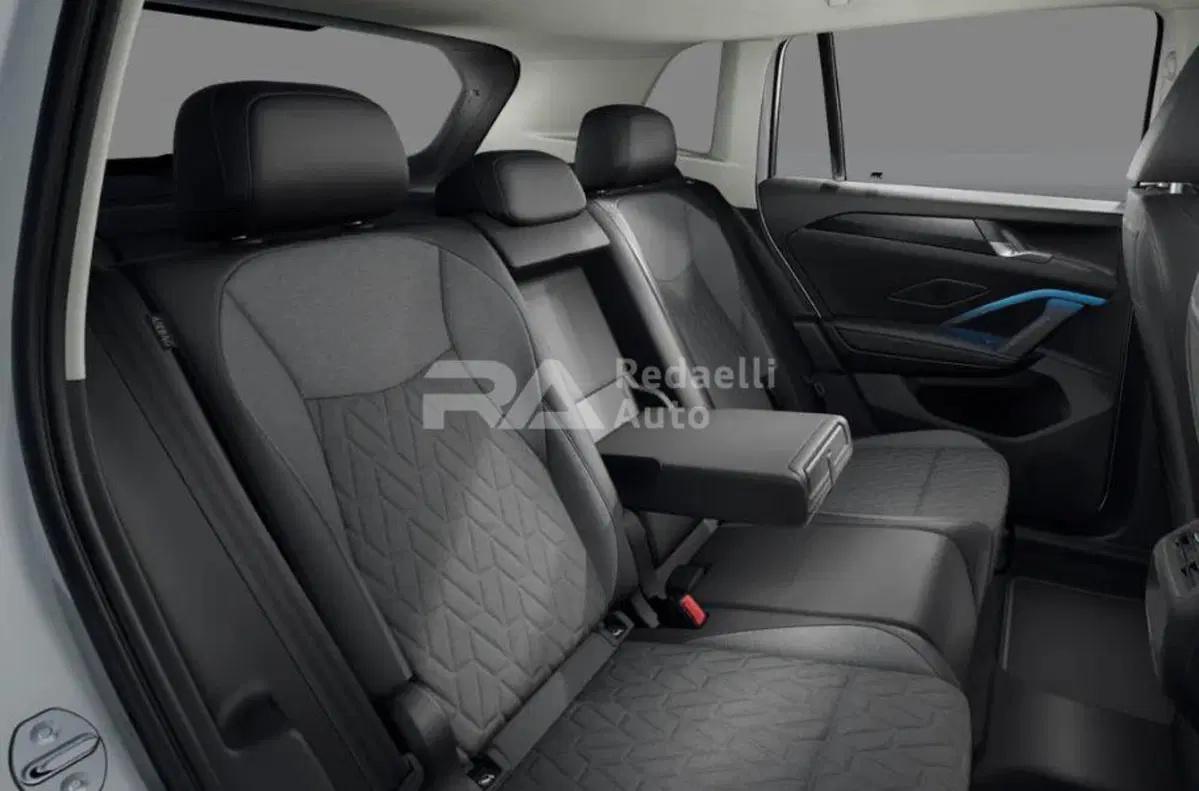 Volkswagen Tiguan nuova a Lecco (7)