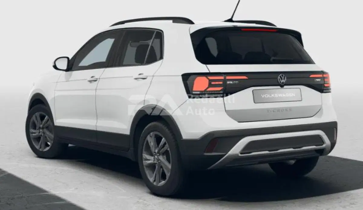 Volkswagen T-Cross nuova a Lecco (3)