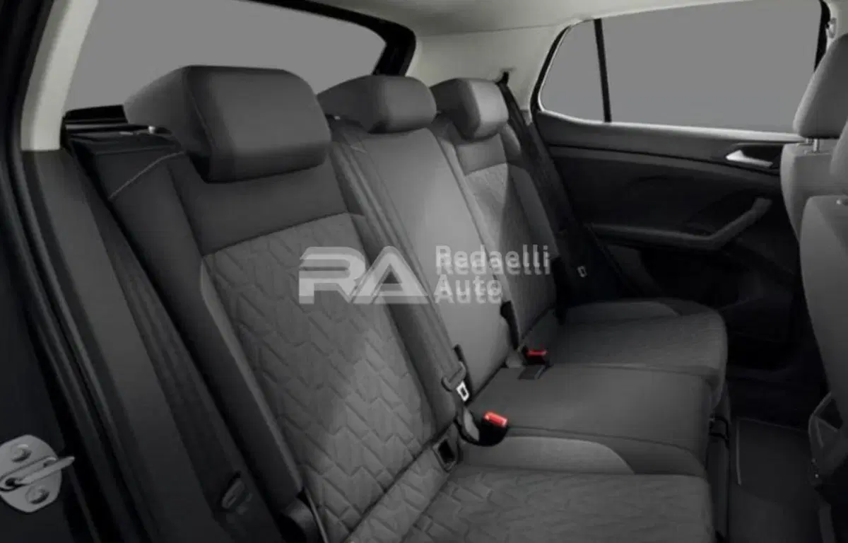 Volkswagen T-Cross nuova a Lecco (7)