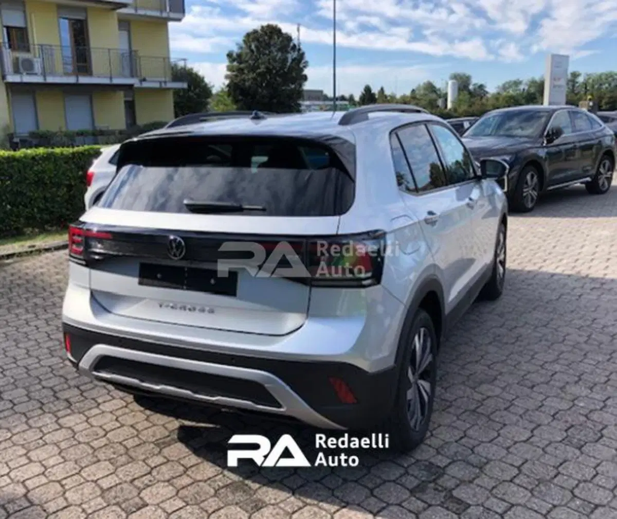 Volkswagen T-Cross nuova a Lecco (3)
