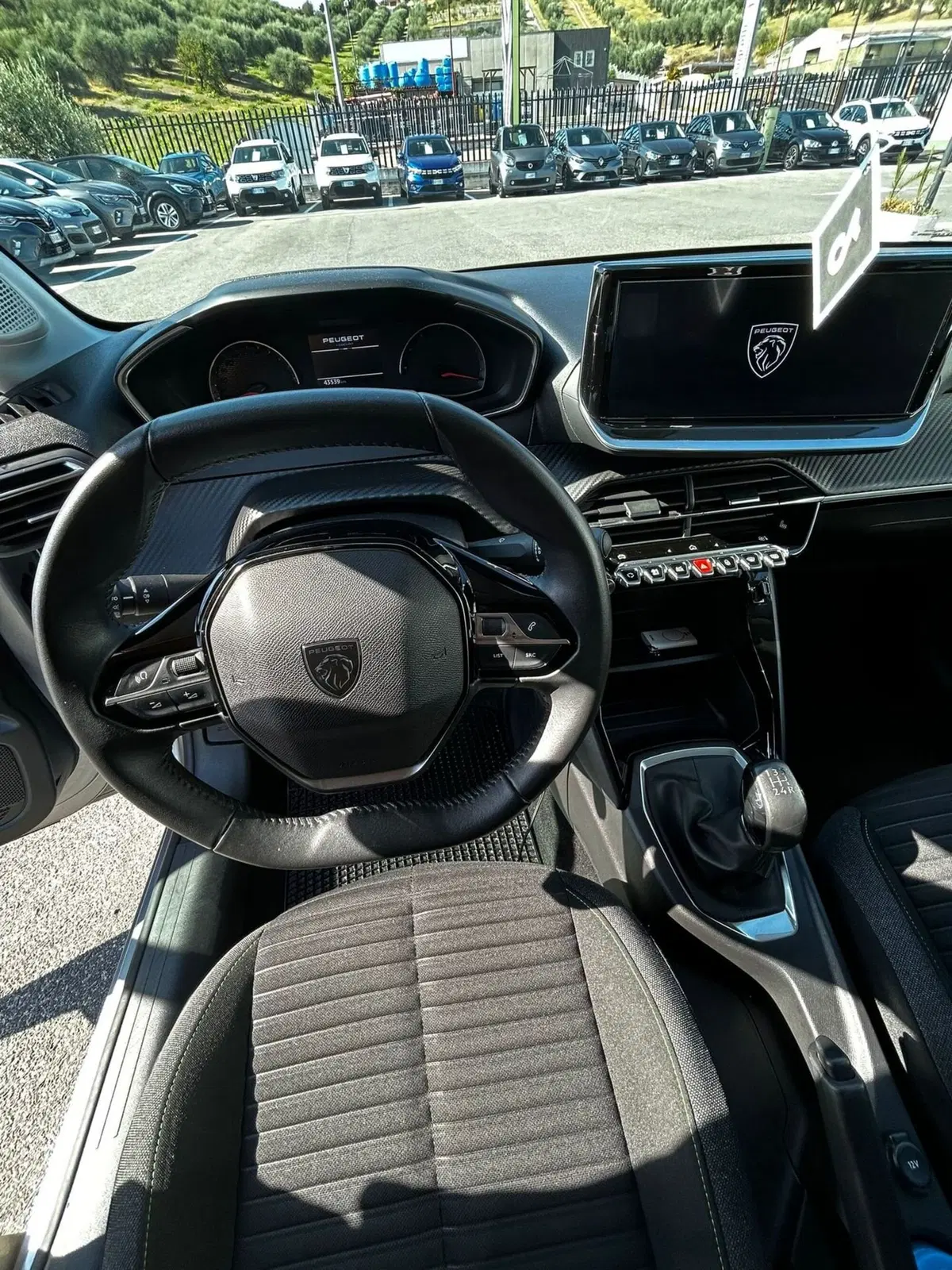 Peugeot 208 usata a Roma (11)