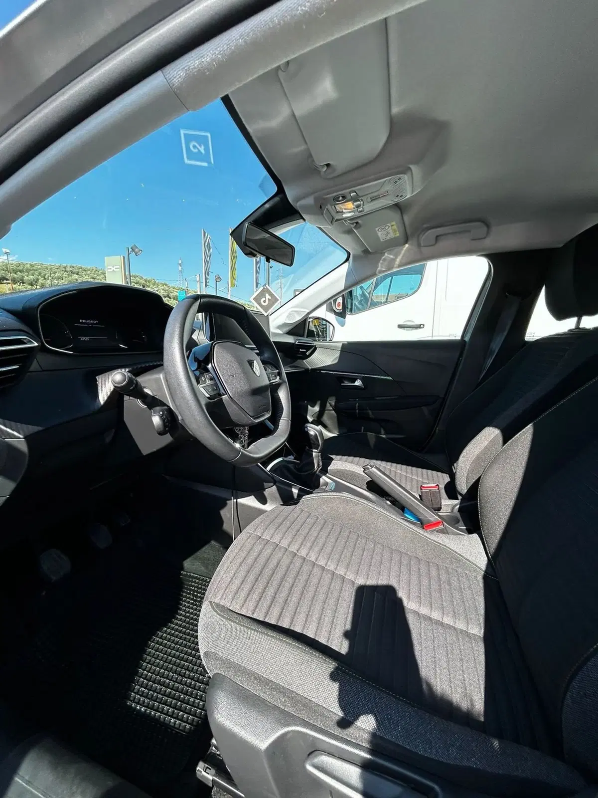 Peugeot 208 usata a Roma (9)