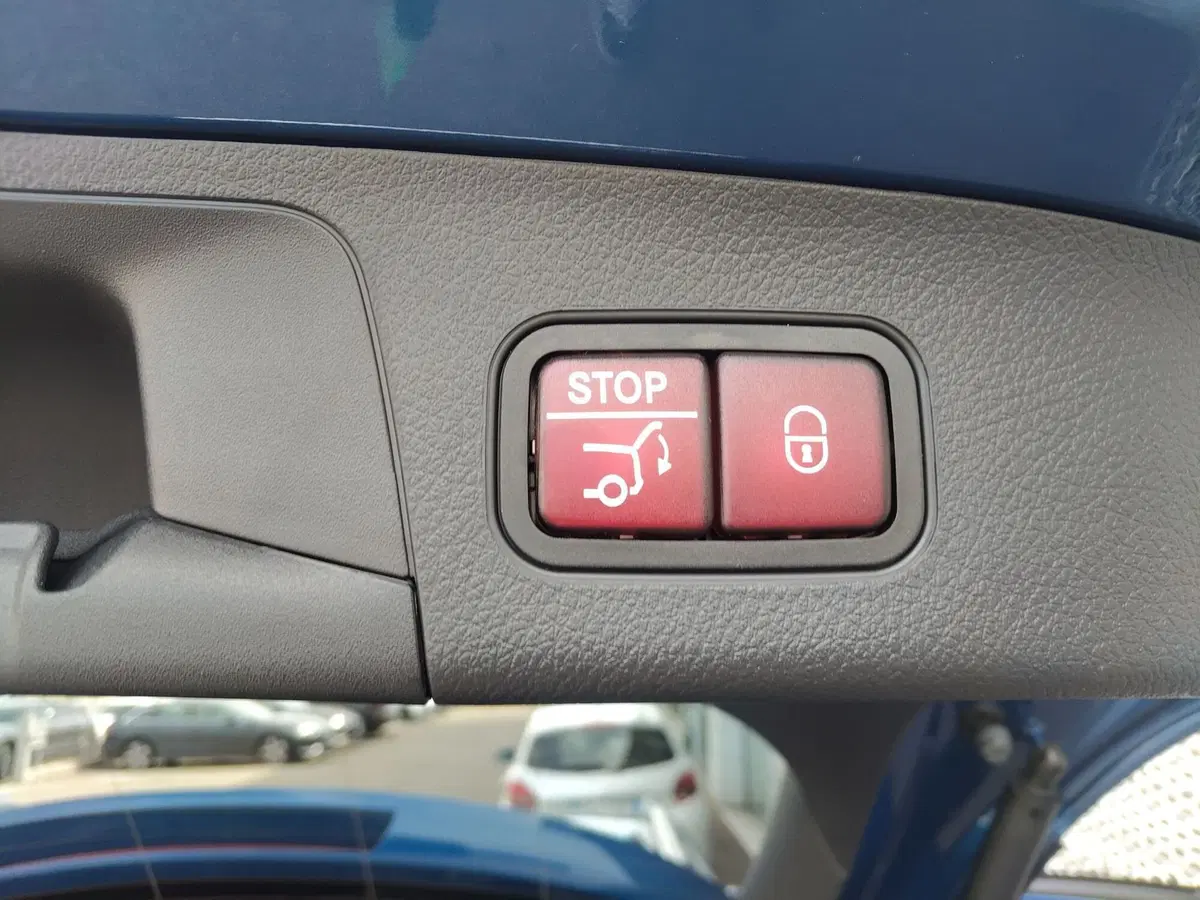 Mercedes-Benz GLA SUV usata a Modena (15)