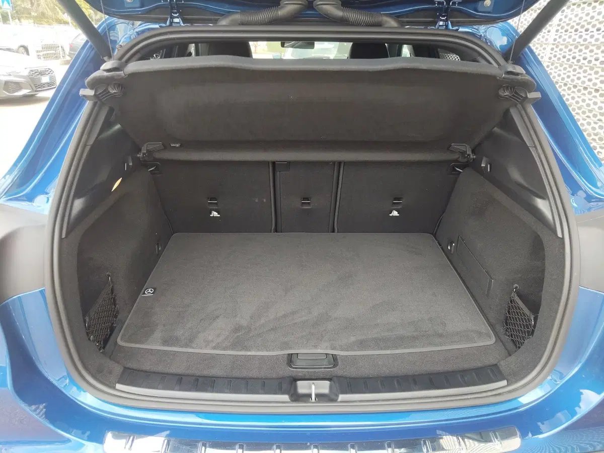 Mercedes-Benz GLA SUV usata a Modena (18)