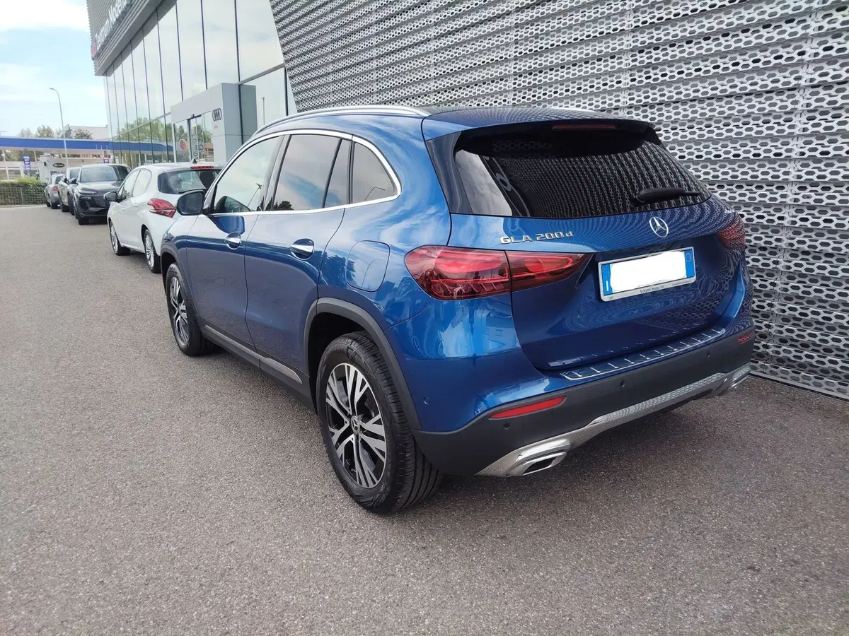 Mercedes-Benz GLA SUV usata a Modena (4)