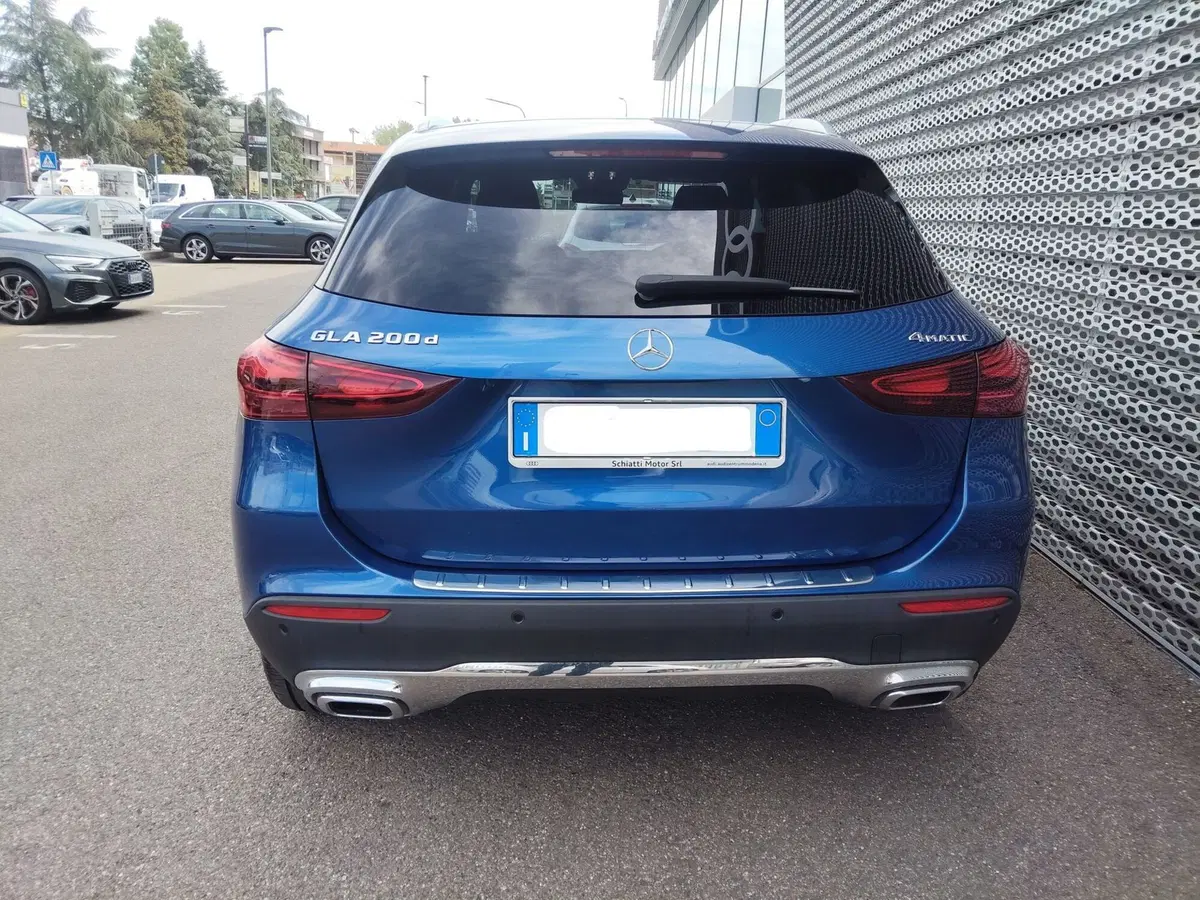 Mercedes-Benz GLA SUV usata a Modena (5)