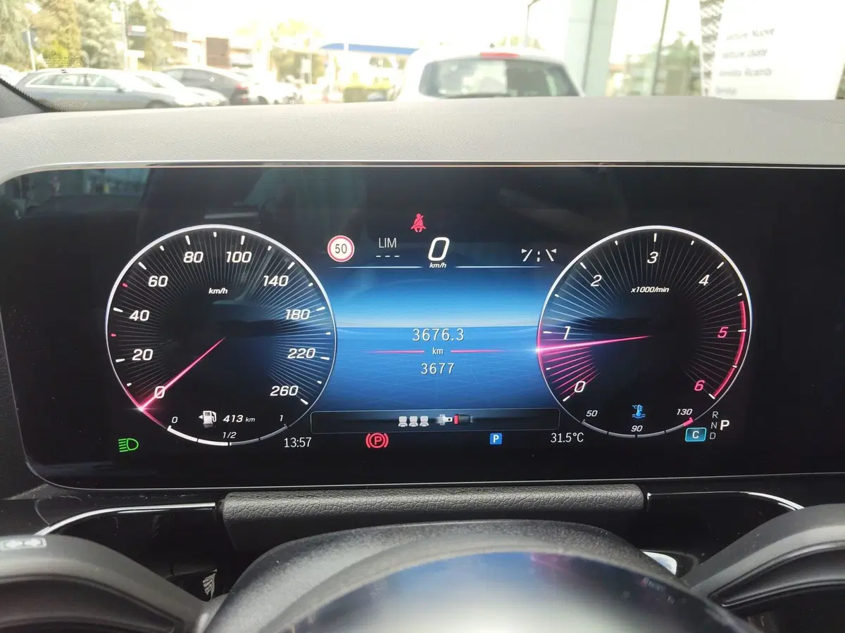 Mercedes-Benz GLA SUV usata a Modena (7)