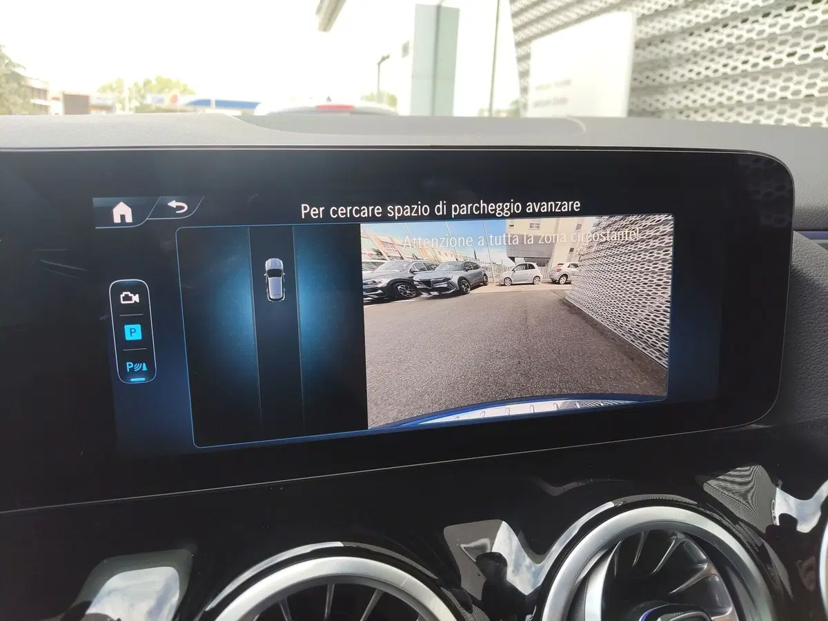 Mercedes-Benz GLA SUV usata a Modena (8)
