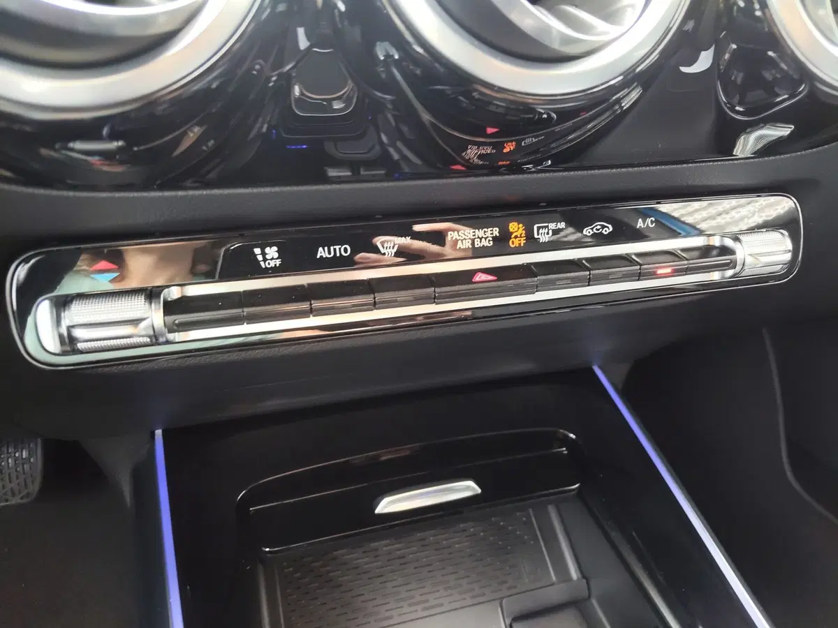 Mercedes-Benz GLA SUV usata a Modena (9)