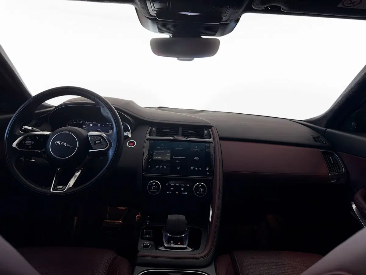 Jaguar E-Pace usata a Modena (11)