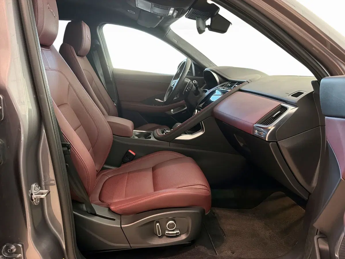Jaguar E-Pace usata a Modena (12)