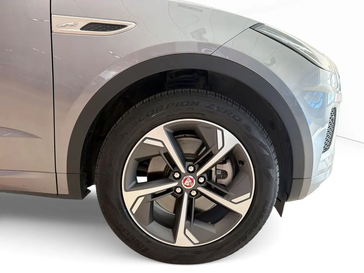 Jaguar E-Pace usata a Modena (13)