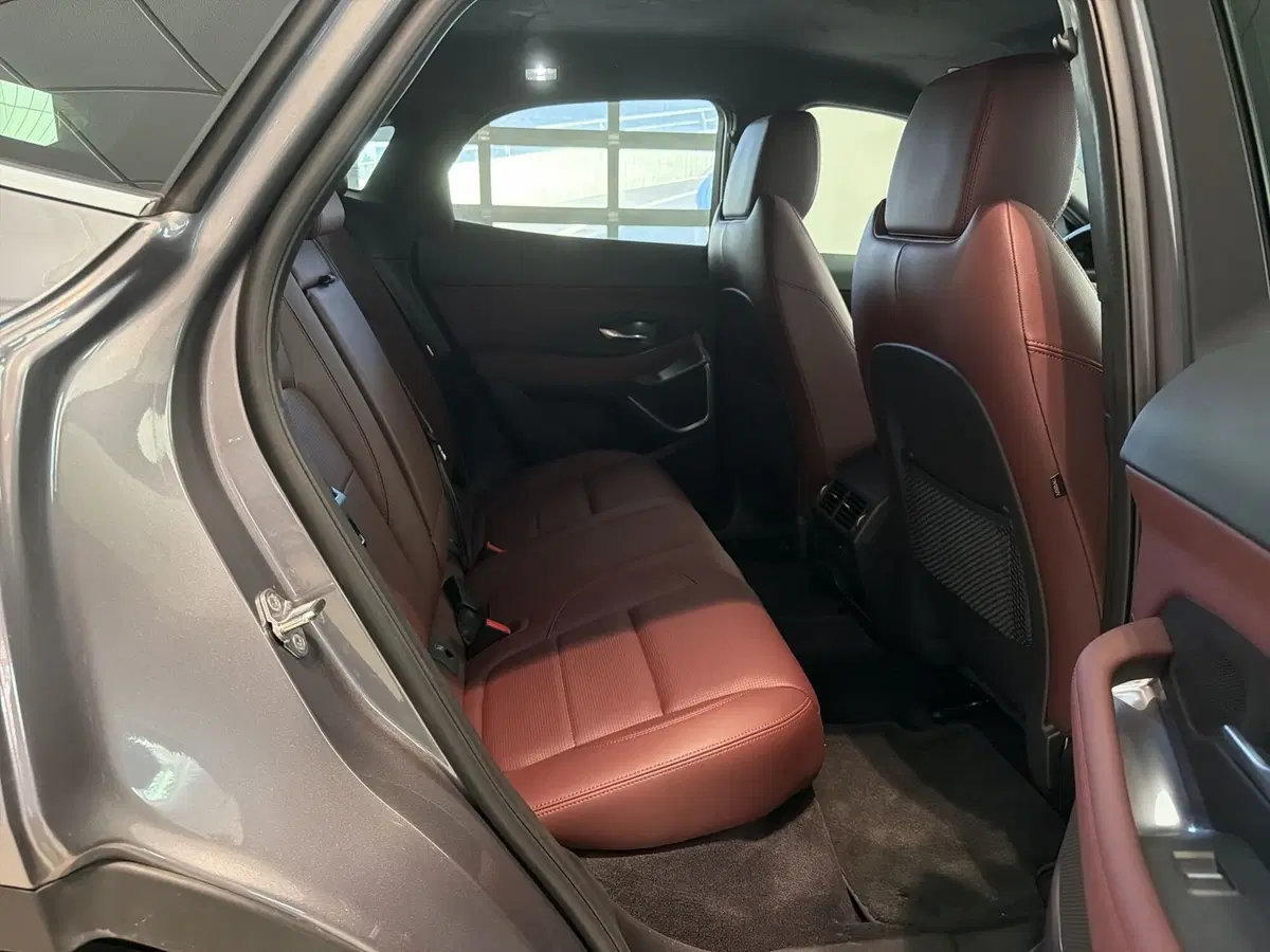 Jaguar E-Pace usata a Modena (15)