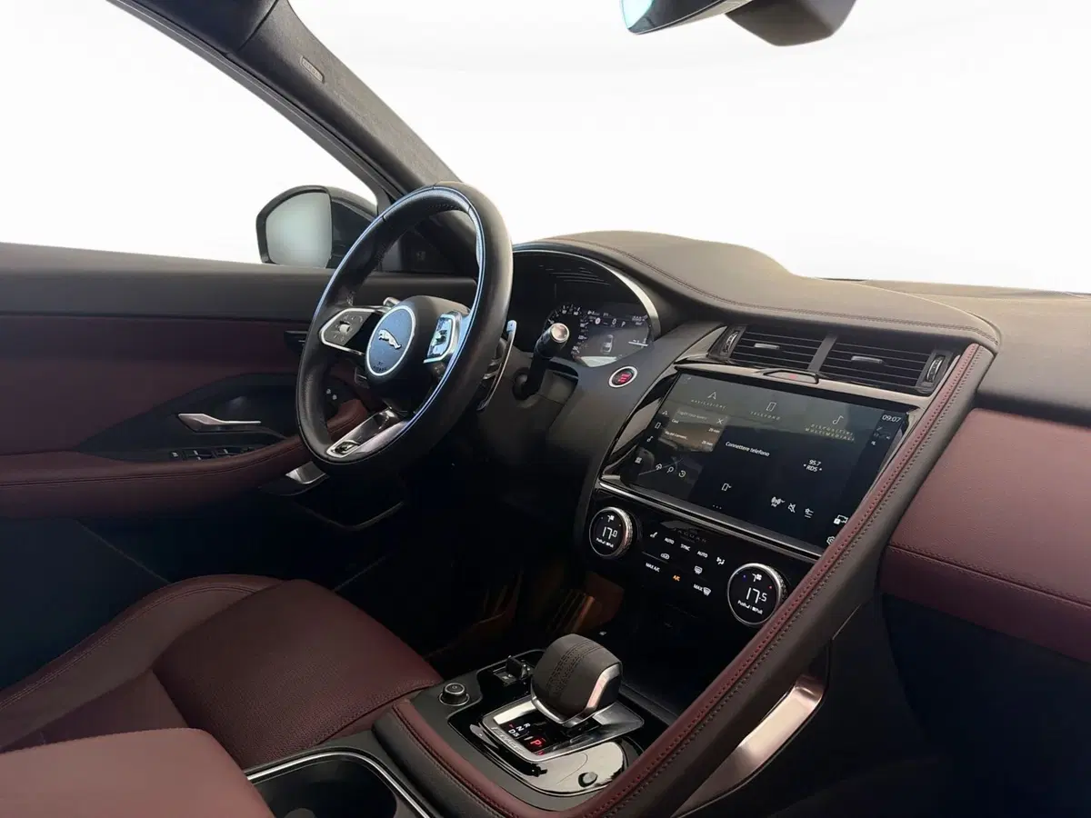 Jaguar E-Pace usata a Modena (9)