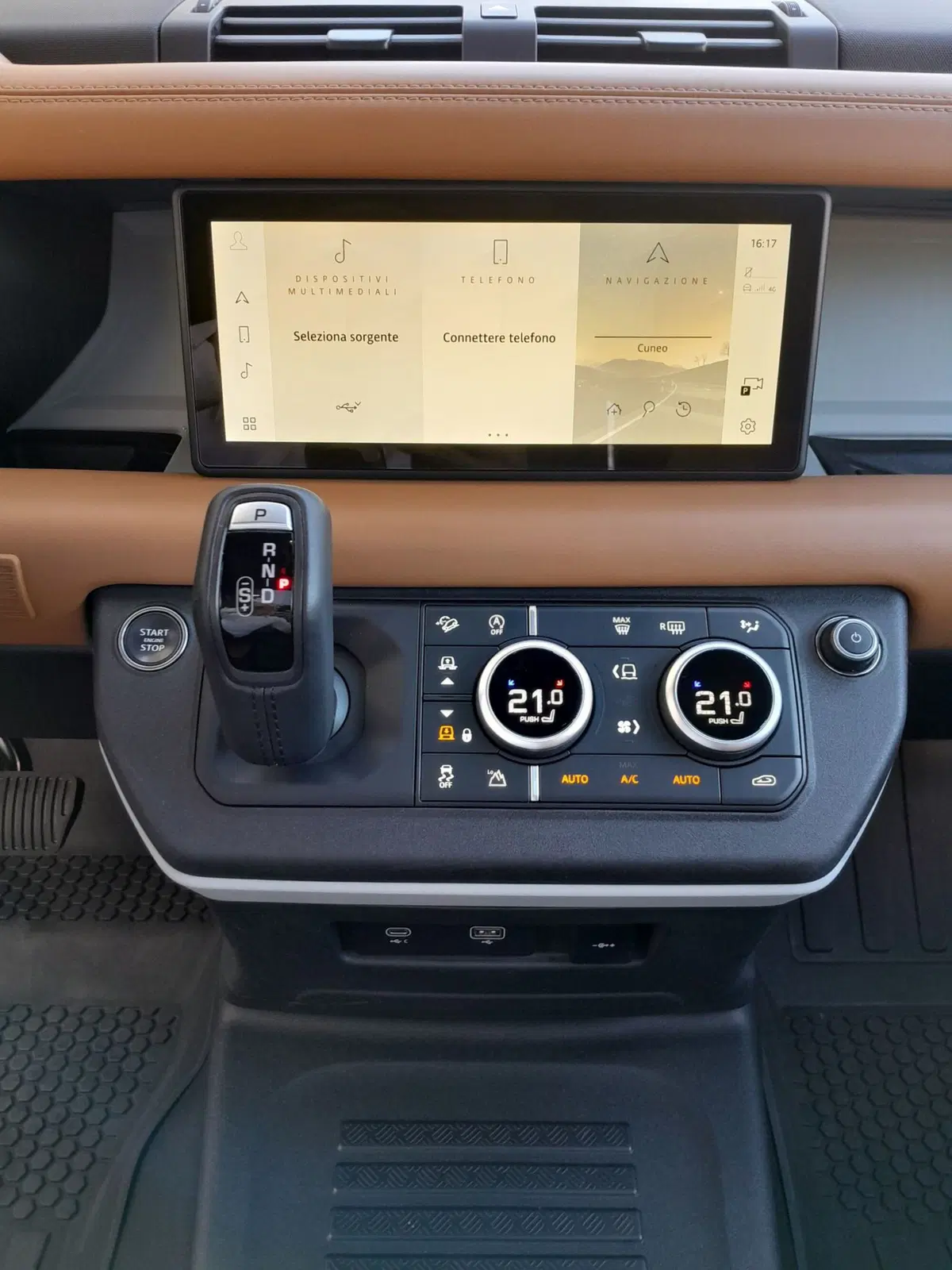 Land Rover Defender usata a Cuneo (11)