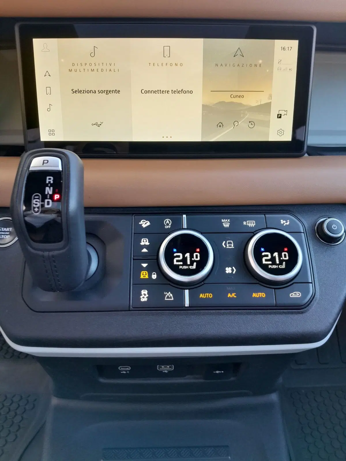 Land Rover Defender usata a Cuneo (12)