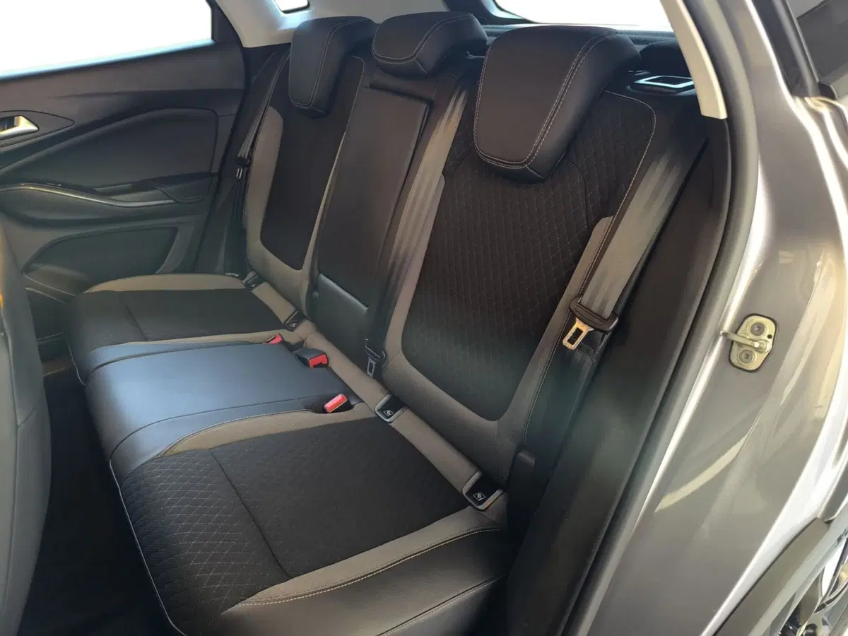 Opel Grandland usata a Udine (9)