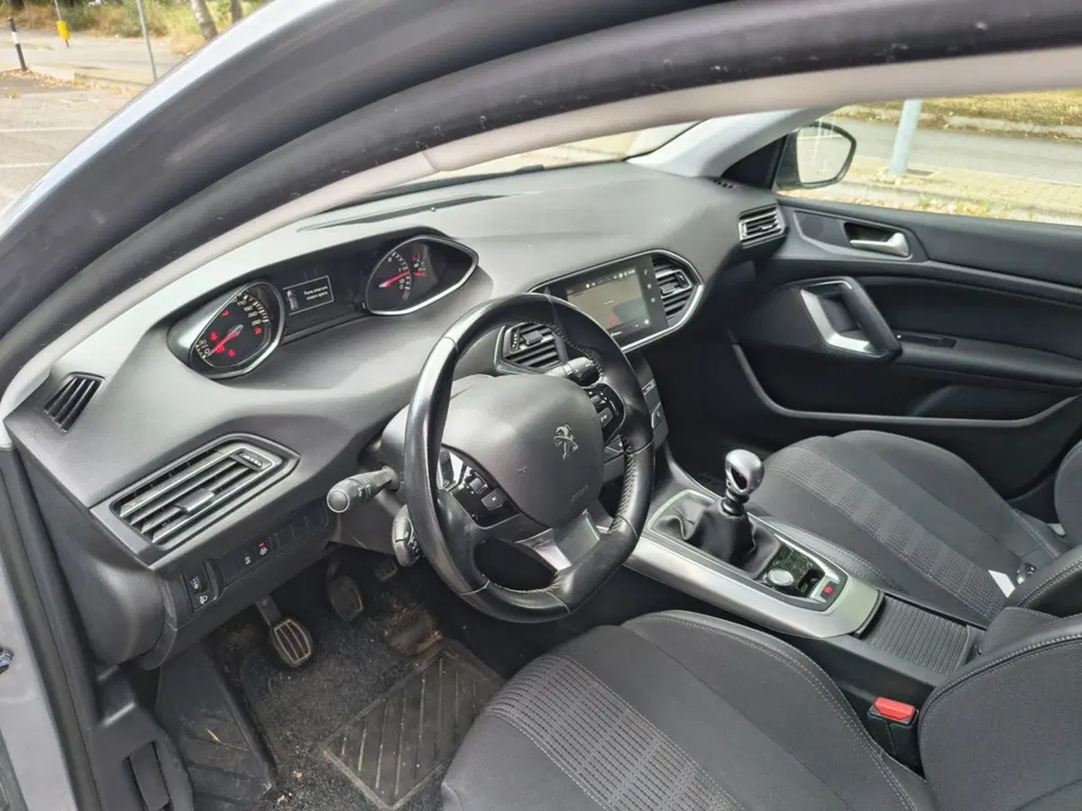 Peugeot 308 SW usata a Padova (10)