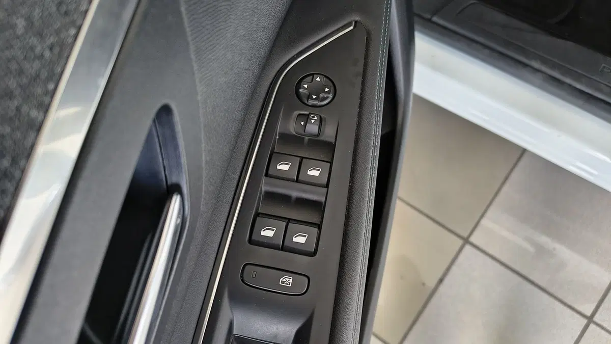 Peugeot 3008 usata a Padova (12)