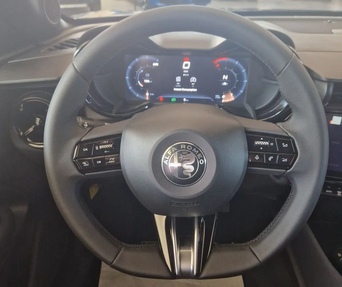 Alfa Romeo Junior nuova a Terni (11)