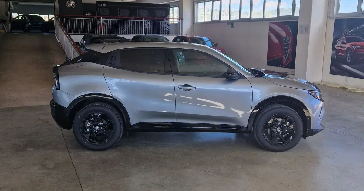 Alfa Romeo Junior nuova a Terni (6)