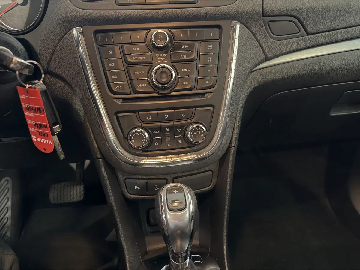 Opel Mokka usata a Genova (13)