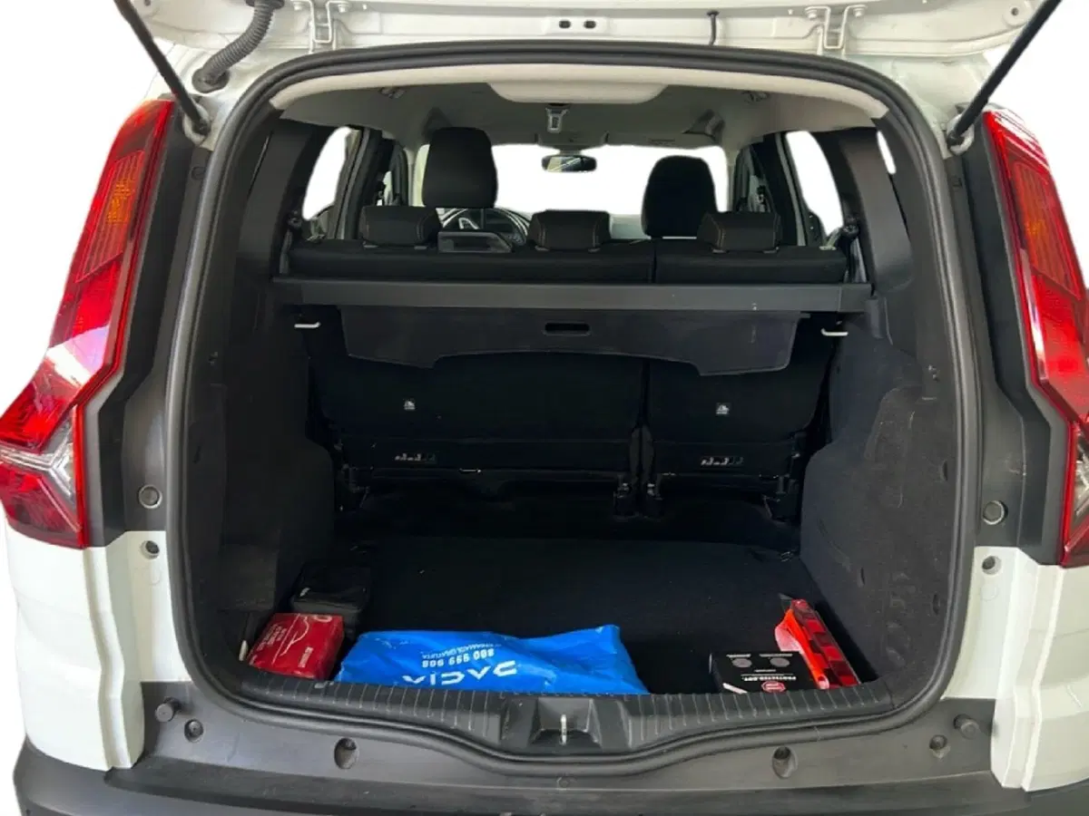 Dacia Jogger usata a Roma (10)