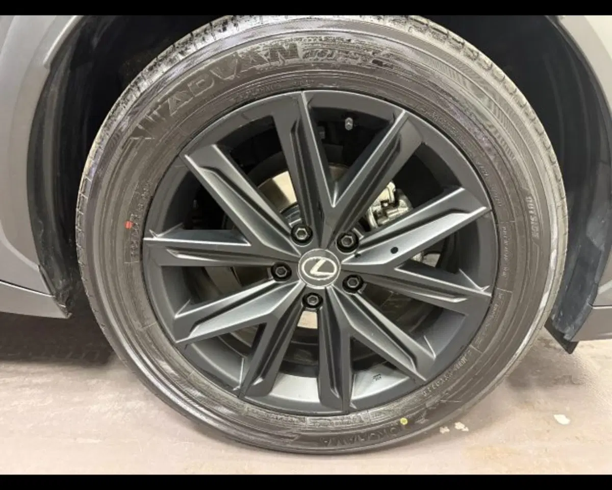 Lexus LBX usata a Treviso (14)