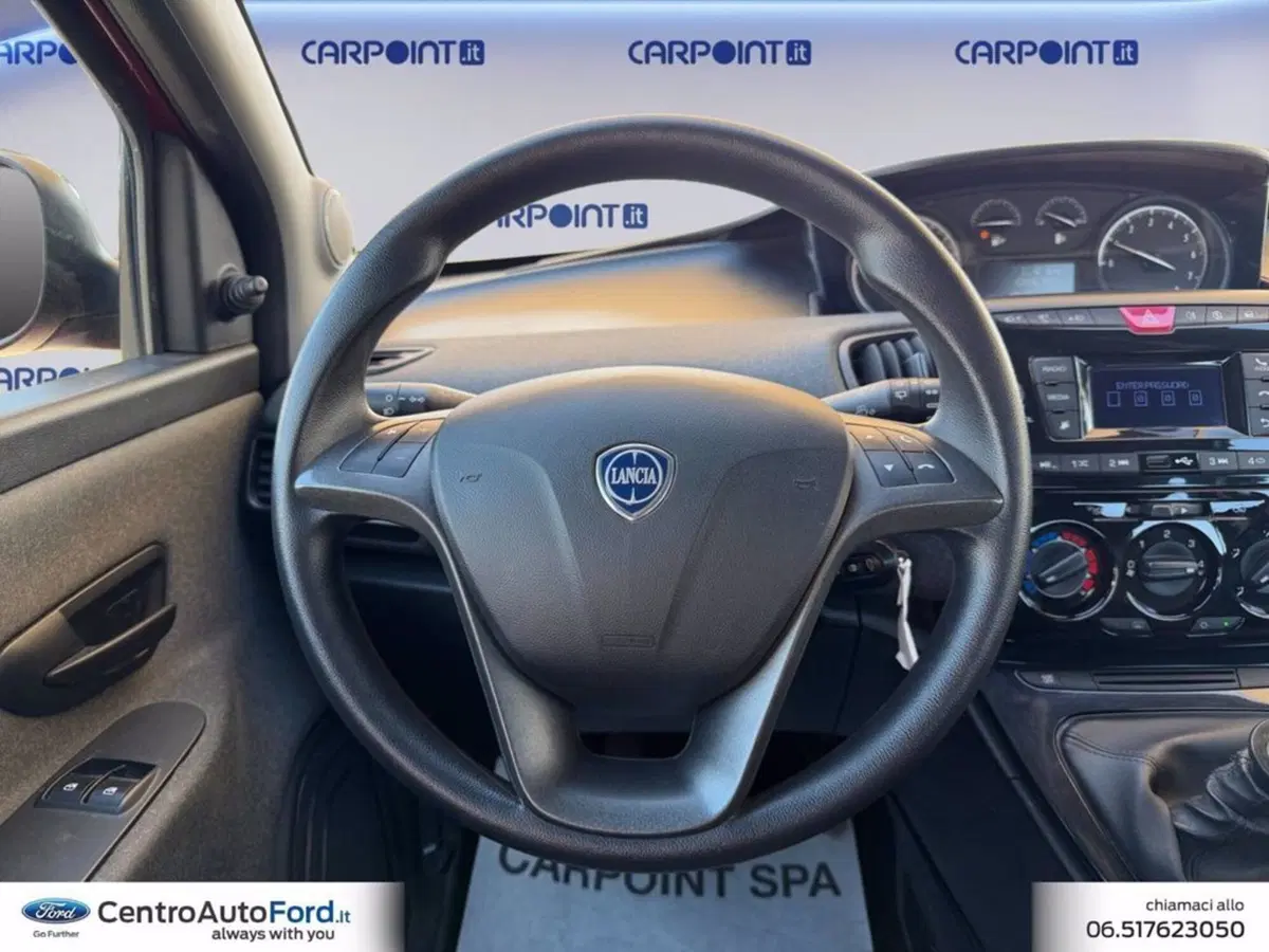 Lancia Ypsilon usata a Roma (12)