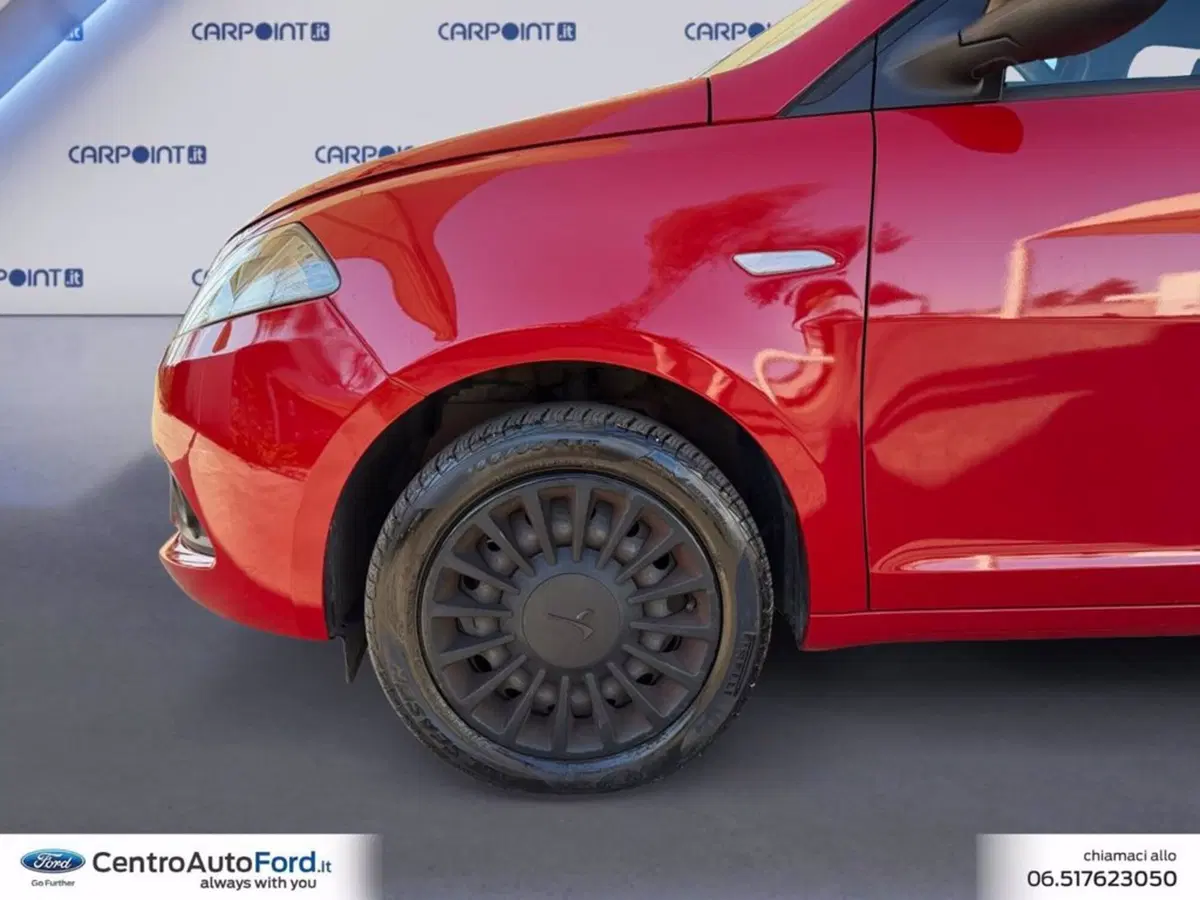 Lancia Ypsilon usata a Roma (14)