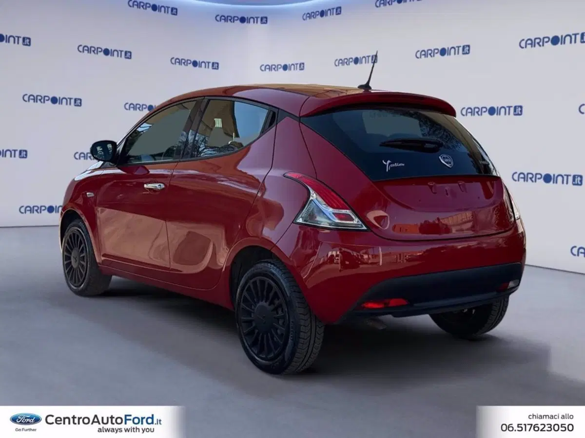 Lancia Ypsilon usata a Roma (3)