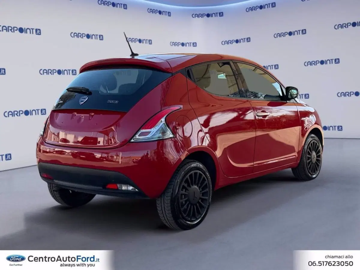 Lancia Ypsilon usata a Roma (5)
