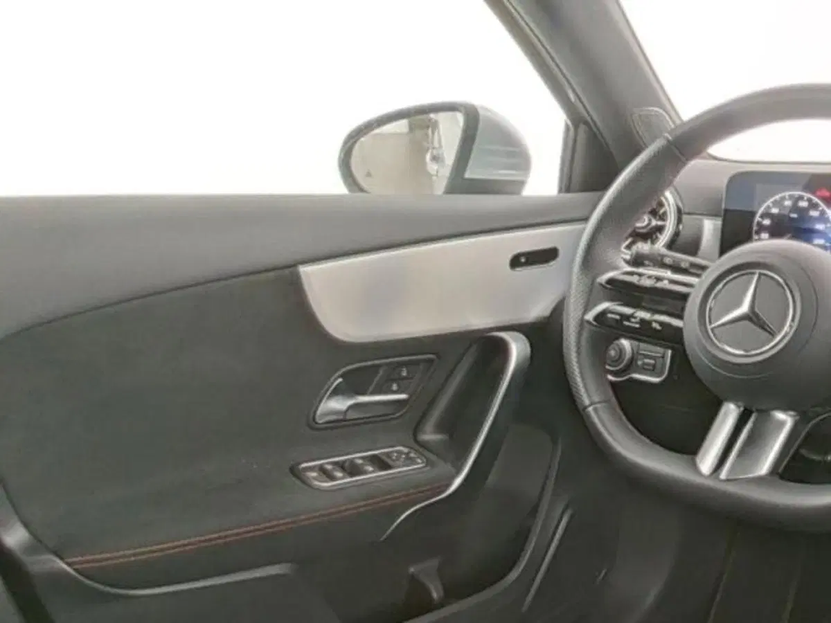 Mercedes-Benz Classe A usata a Milano (9)