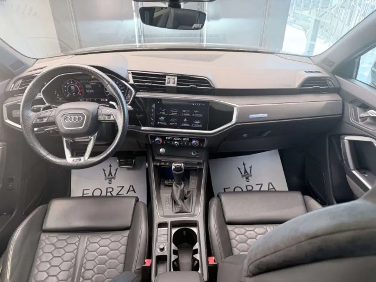 Audi RS Q3 Sportback usata a Torino (9)
