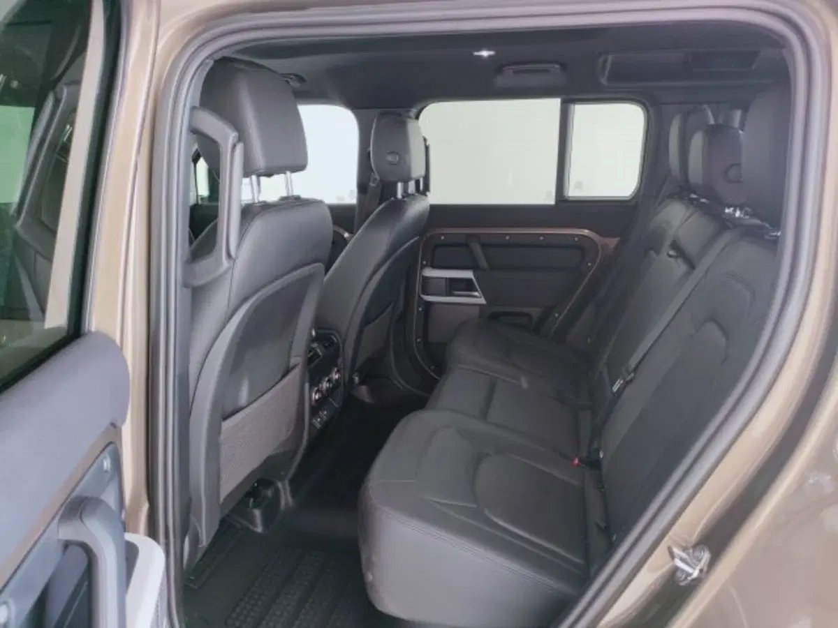 Land Rover Defender usata a Teramo (11)