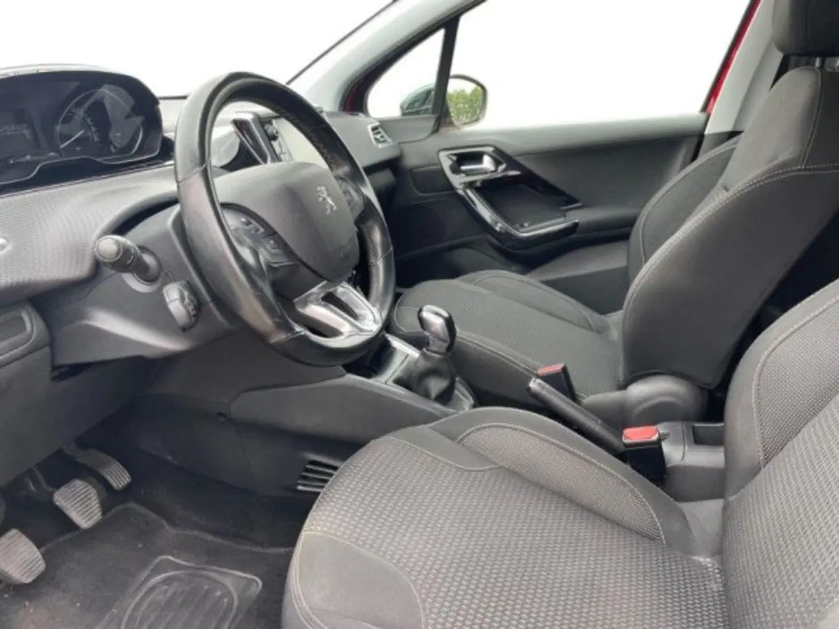 Peugeot 208 usata a Vercelli (6)