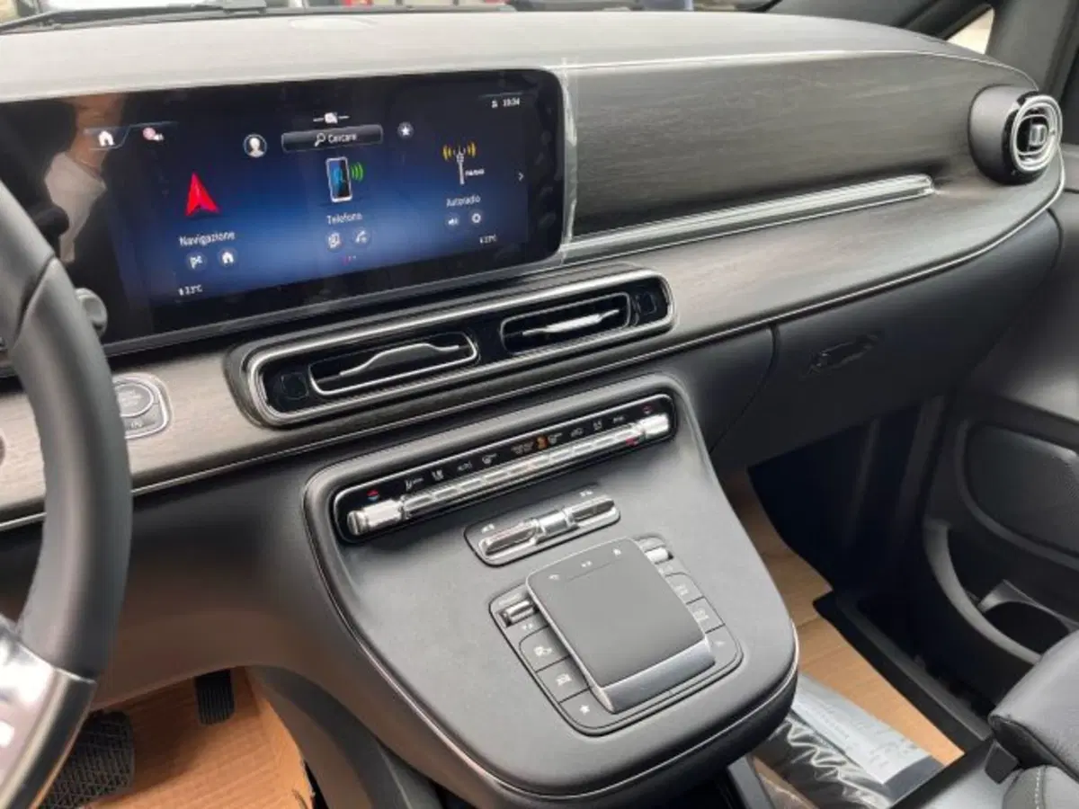 Mercedes-Benz Classe V nuova a Bergamo (10)