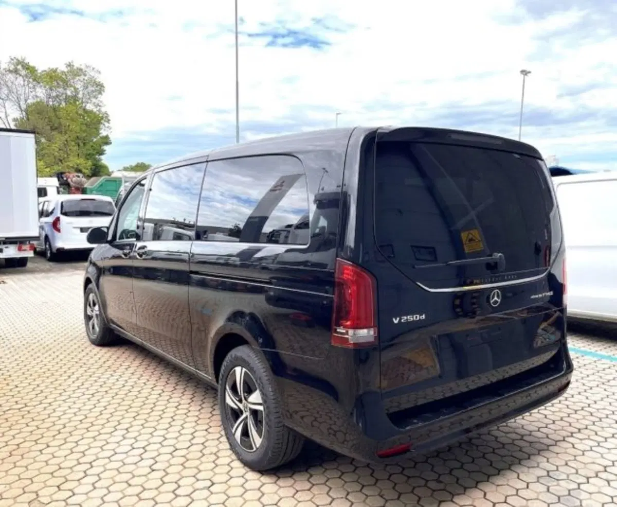 Mercedes-Benz Classe V nuova a Bergamo (5)