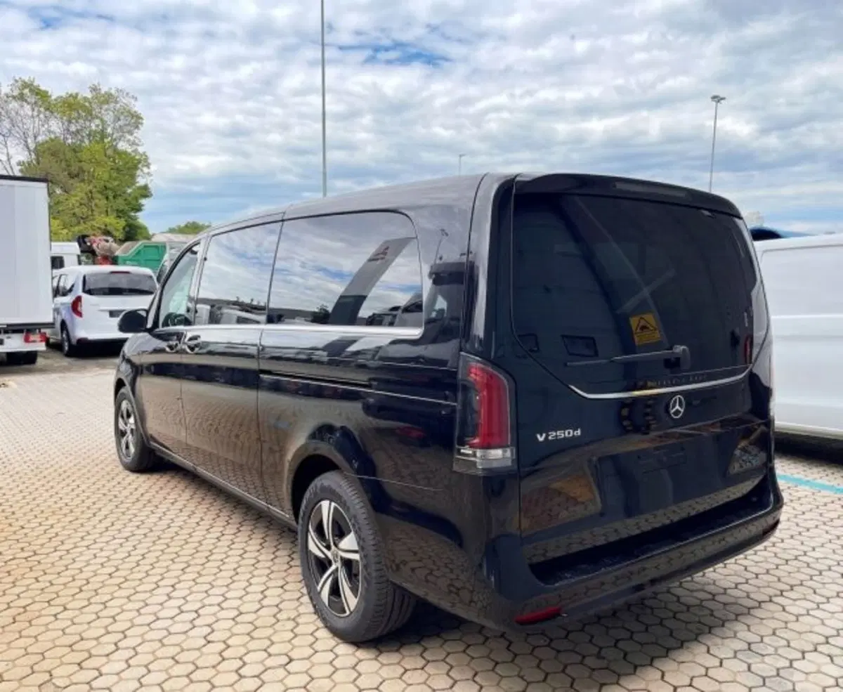 Mercedes-Benz Classe V nuova a Bergamo (5)
