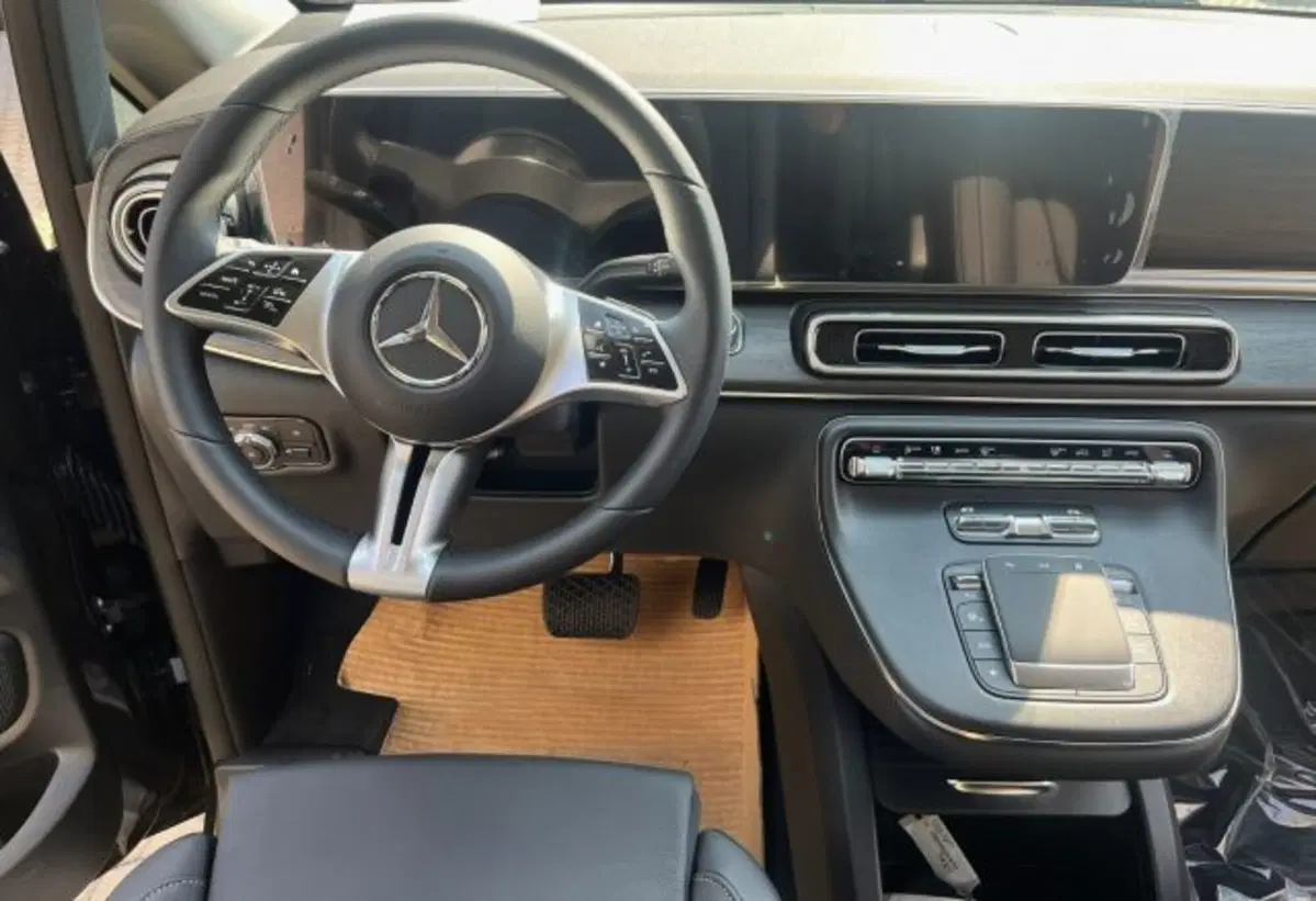 Mercedes-Benz Classe V nuova a Bergamo (8)