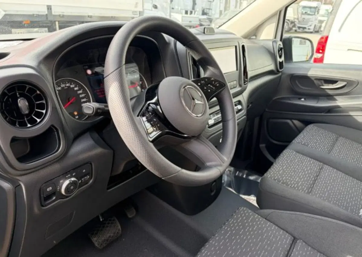 Mercedes-Benz Vito nuova a Bergamo (8)