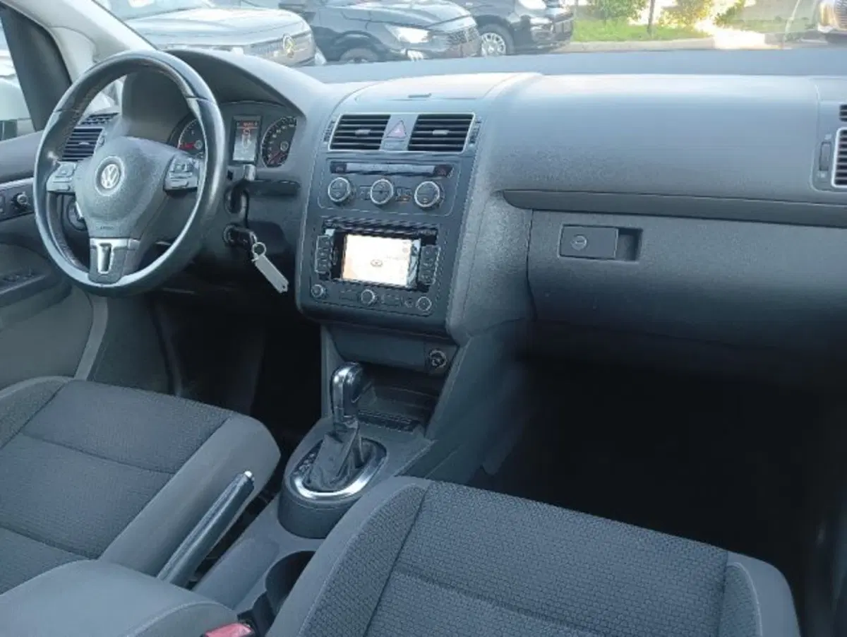 Volkswagen Touran usata a Brescia (17)