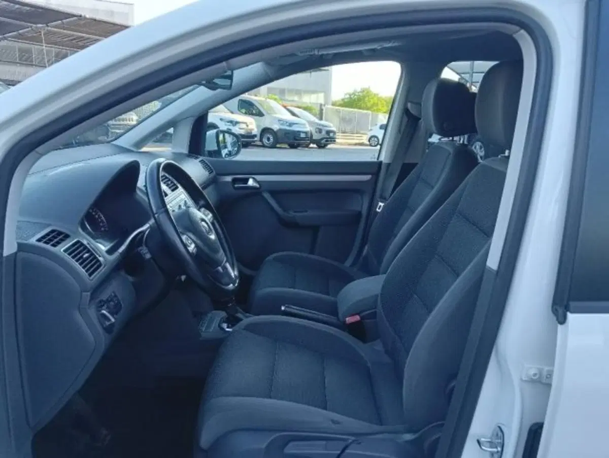 Volkswagen Touran usata a Brescia (9)