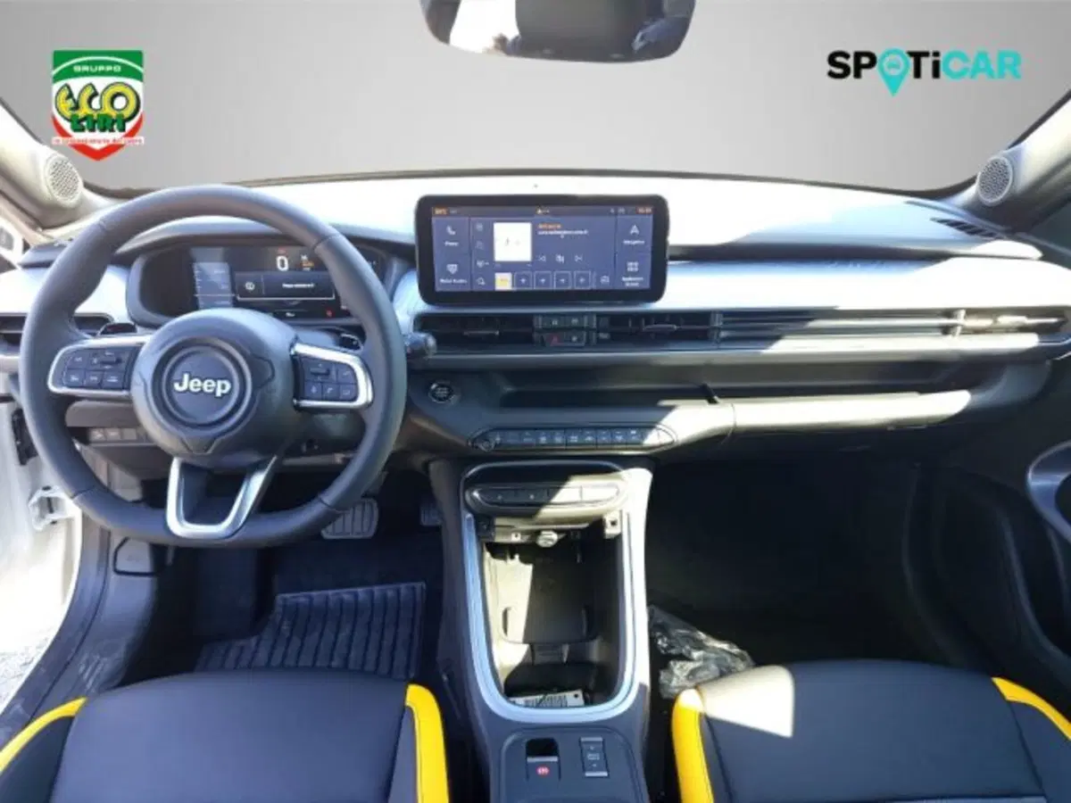 Jeep Avenger nuova a Frosinone (11)