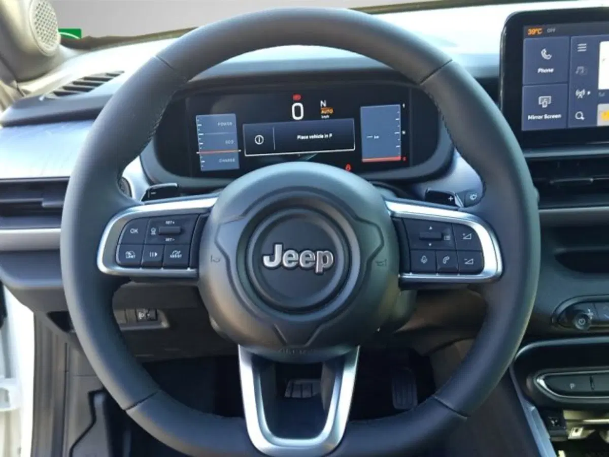 Jeep Avenger nuova a Frosinone (12)