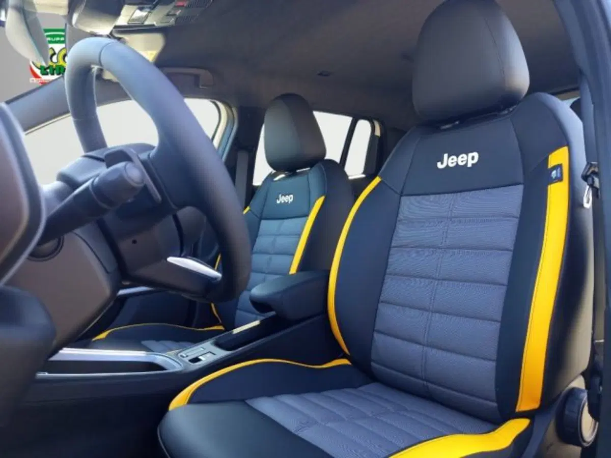 Jeep Avenger nuova a Frosinone (9)