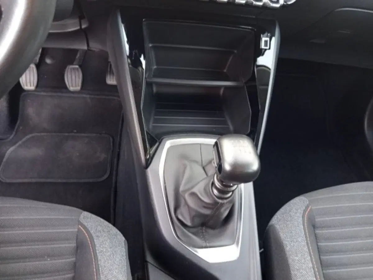 Peugeot 208 usata a Frosinone (11)